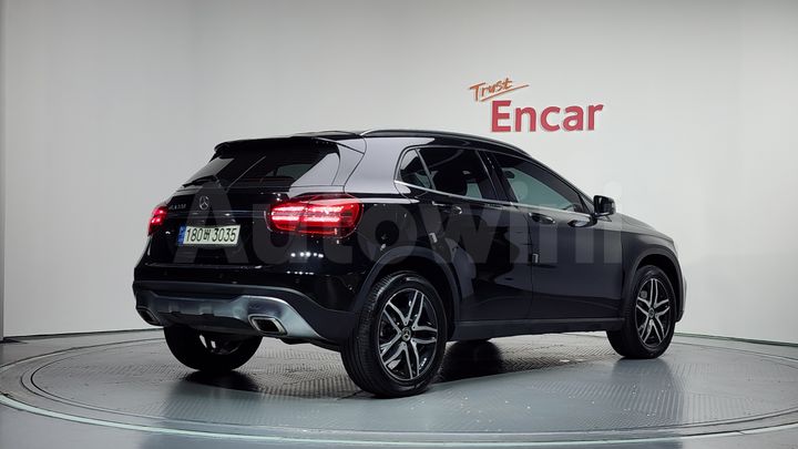 Mercedes-Benz GLA Class 2019 — 2
