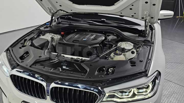 BMW 5 Series 2018 — 5