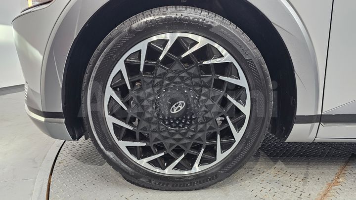 Hyundai Ioniq5 2022 — 5