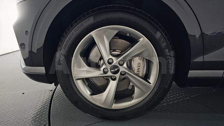 Genesis GV70 2025 — 4