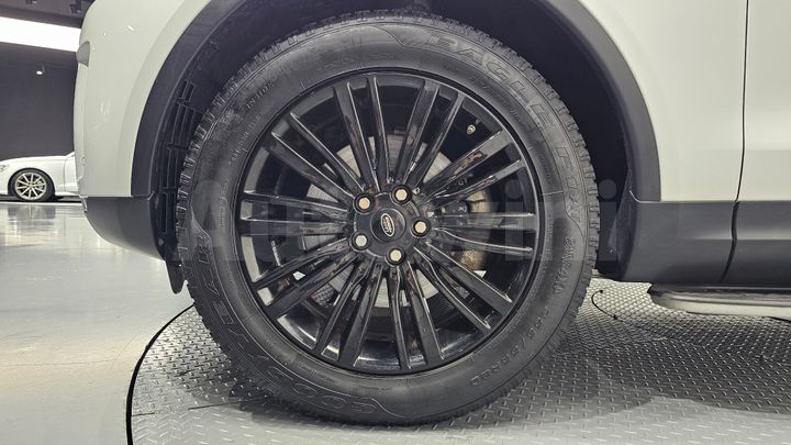 Land Rover Discovery 2018 — 5