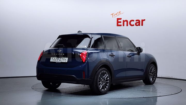 Mini Cooper 2025 — 2