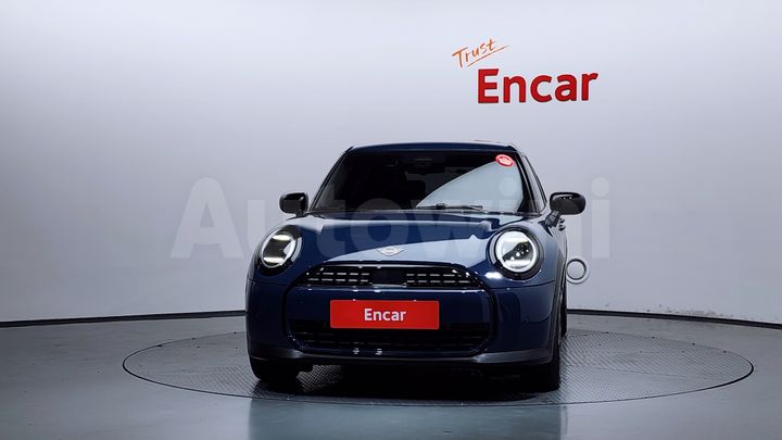 Mini Cooper 2025 — 3