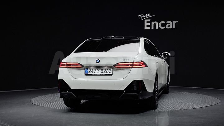 BMW 5 Series 2025 — 5