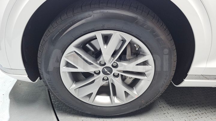 Genesis GV70 2025 — 4