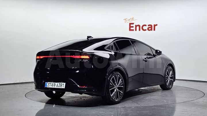 Toyota Prius 2026 — 2