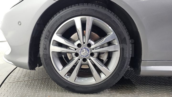 Mercedes-Benz E Class 2014 — 5