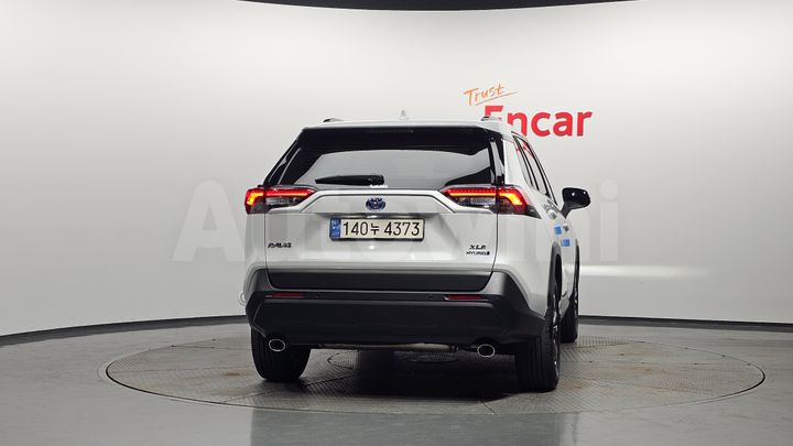 Toyota RAV4 2024 — 4
