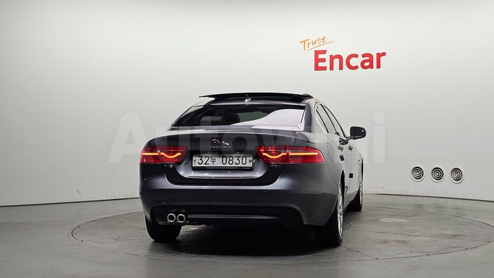 Jaguar XE 2016 — 4