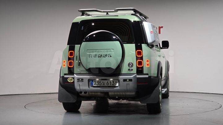 Land Rover Defender 2023 — 3