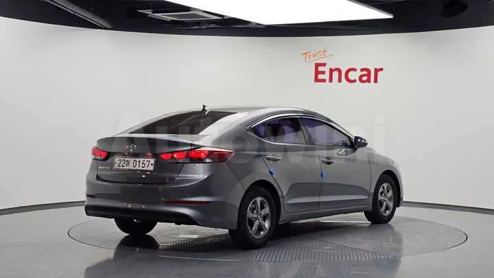 Hyundai Avante 2017 — 3