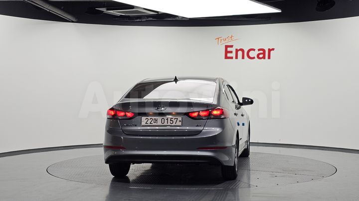 Hyundai Avante 2017 — 4
