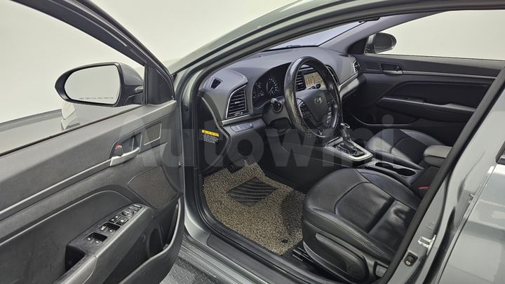 Hyundai Avante 2017 — 5