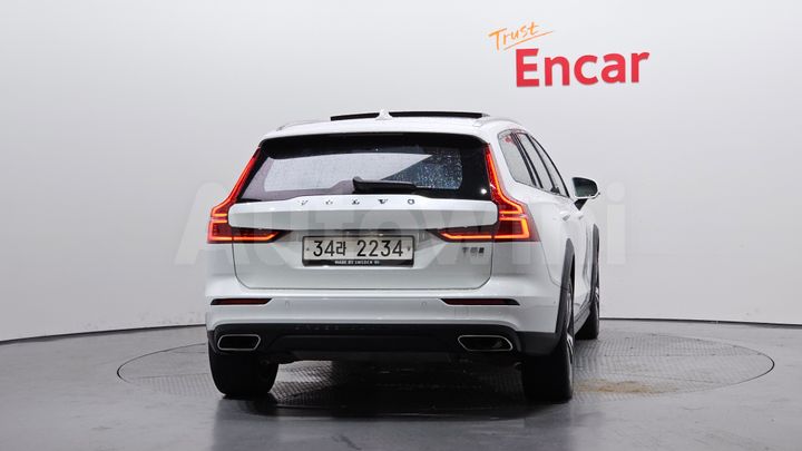 Volvo V60 2019 — 3