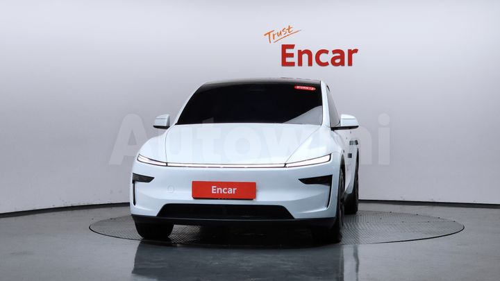 Tesla Model Y 2026 — 2