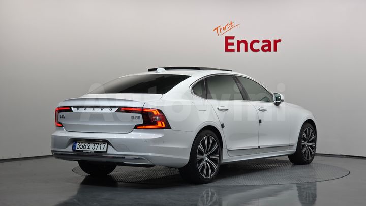 Volvo S90 2023 — 2