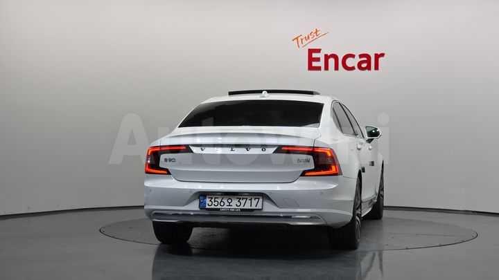 Volvo S90 2023 — 4