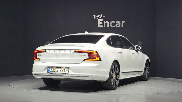 Volvo S90 2021 — 2