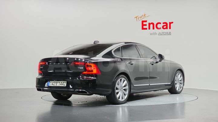 Volvo S90 2019 — 2