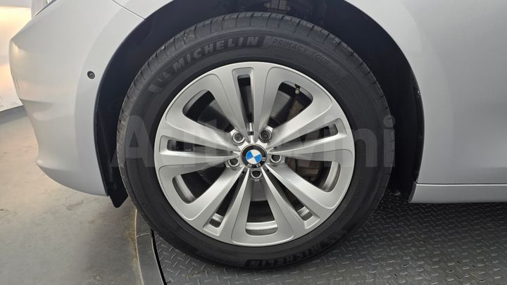 BMW 5 Series 2010 — 5