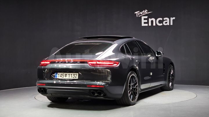 Porsche Panamera 2018 — 2
