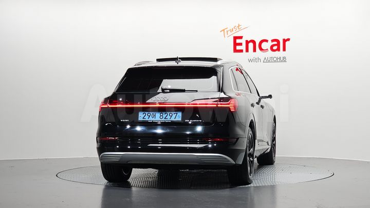 Audi e-tron 2020 — 4
