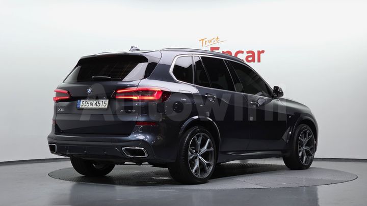 BMW X5 2021 — 2