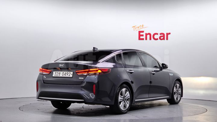 Kia K5 2016 — 2