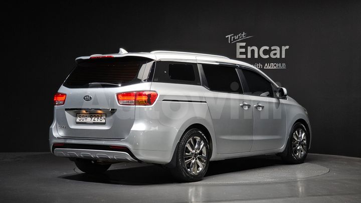 Kia Carnival 2015 — 2