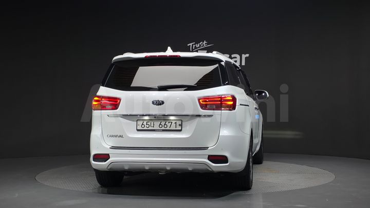 Kia Carnival 2019 — 4