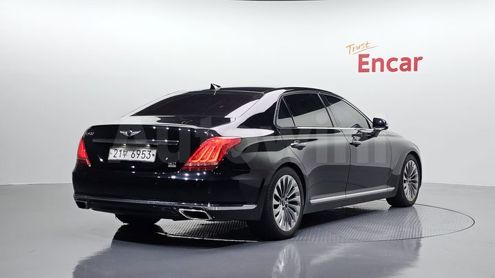 Genesis EQ900 2016 — 2