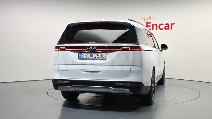 Kia Carnival 2023 — 4