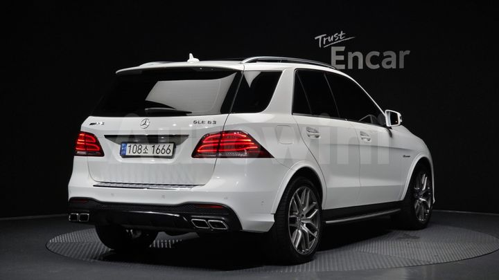 Mercedes-Benz GLE Class 2016 — 2
