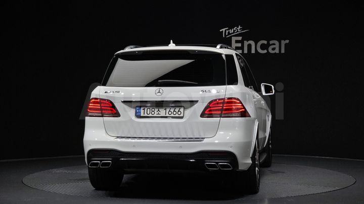 Mercedes-Benz GLE Class 2016 — 4