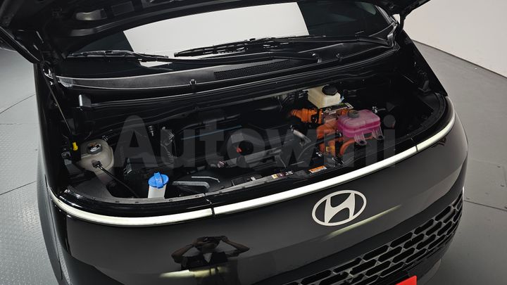 Hyundai Staria 2025 — 5