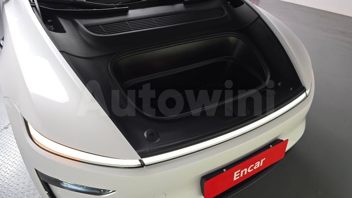 Tesla Model Y 2025 — 5