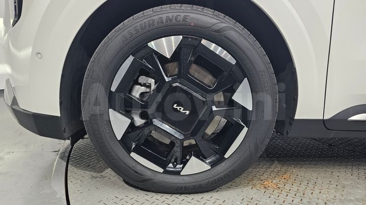 Kia Carnival 2024 — 5