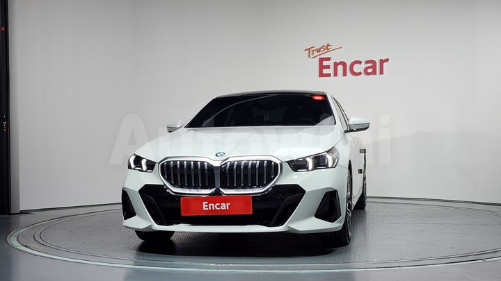 BMW 5 Series 2024 — 3