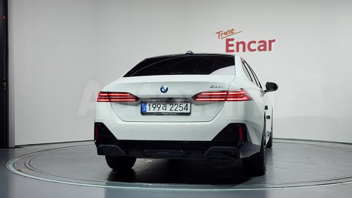 BMW 5 Series 2024 — 4