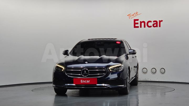 Mercedes-Benz E Class 2022 — 3