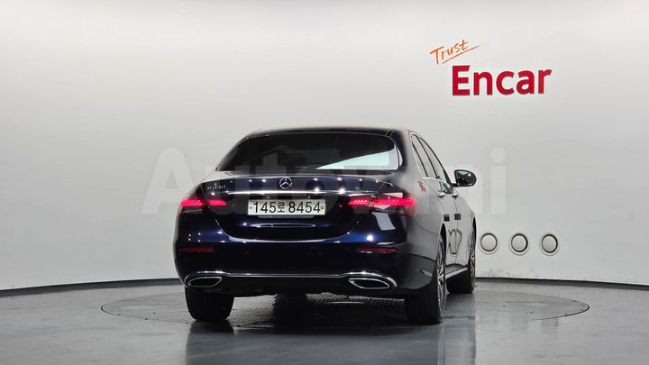 Mercedes-Benz E Class 2022 — 4