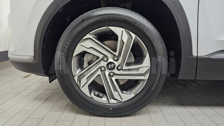 Hyundai SantaFe 2023 — 5