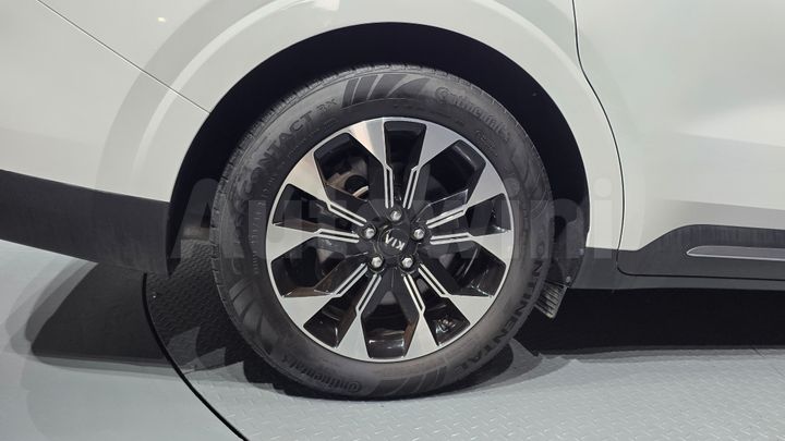Kia Carnival 2021 — 5
