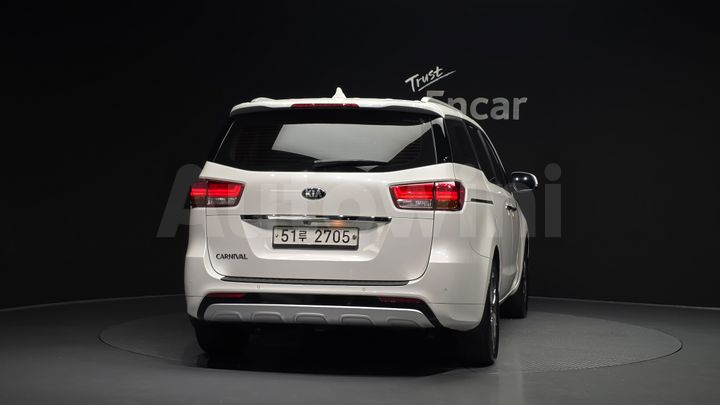 Kia Carnival 2015 — 4