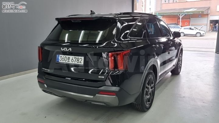 Kia Sorento 2024 KNARH81GBRA326846 — 2
