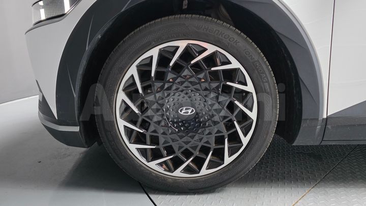 Hyundai Ioniq5 2023 — 5