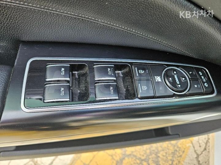 Kia K9 2013 KNALU411BDS002080 — 4