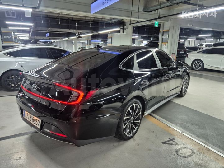 Hyundai Sonata 2023 — 2