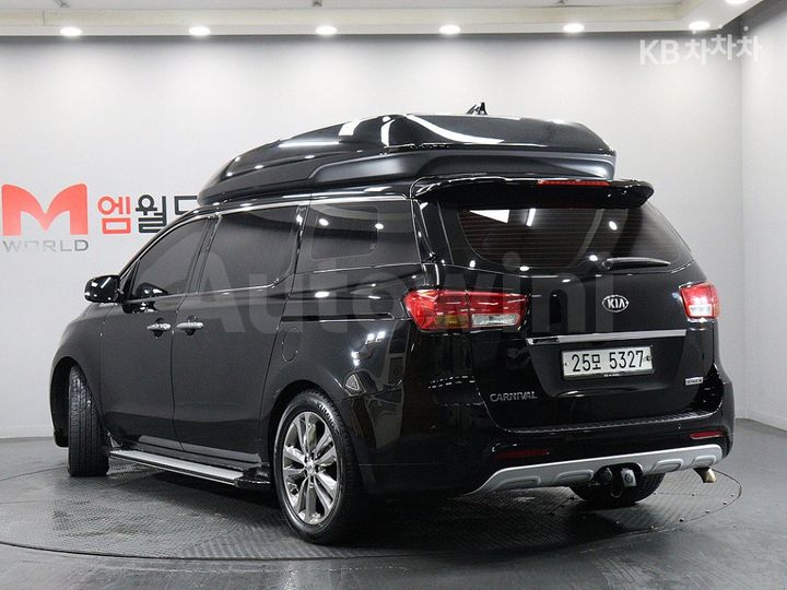 Kia Carnival 2018 KNAME81ABJS373457 — 4