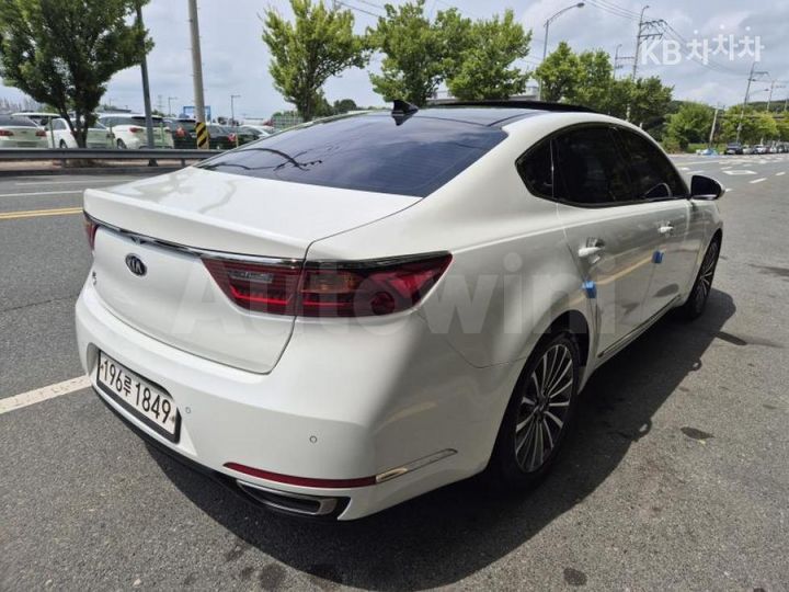 Kia K7 2017 — 2